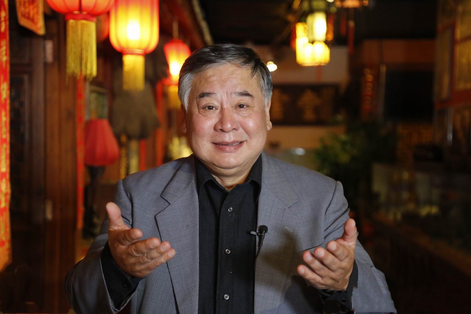 赵炎在马季的十九名弟子中,姜昆是大师兄,赵炎是二师兄.