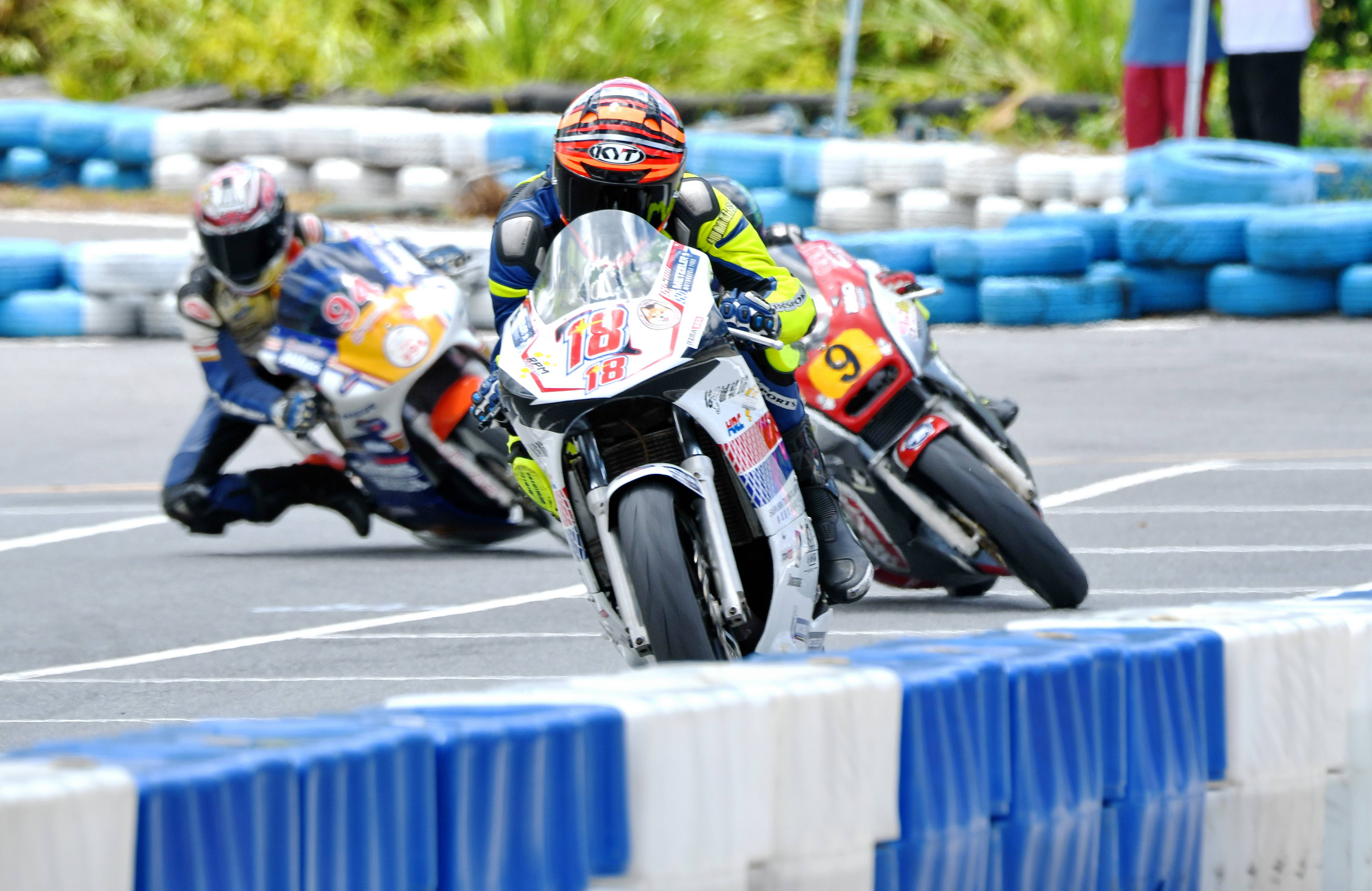 郑伟雄赛车(伟业达 gp:2021 大湾区摩托车大赛 改装街车公开组(2t))