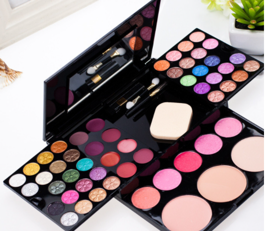 “新手化妆”保姆级教程来啦，助你打开化妆世界的第一道门