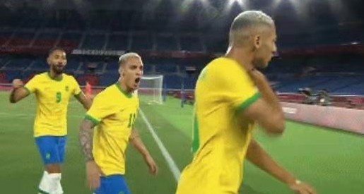 2014年巴西男足世界杯(理查利森戴帽！两次“割喉”庆祝动作，半场巴西3-0领先德国)