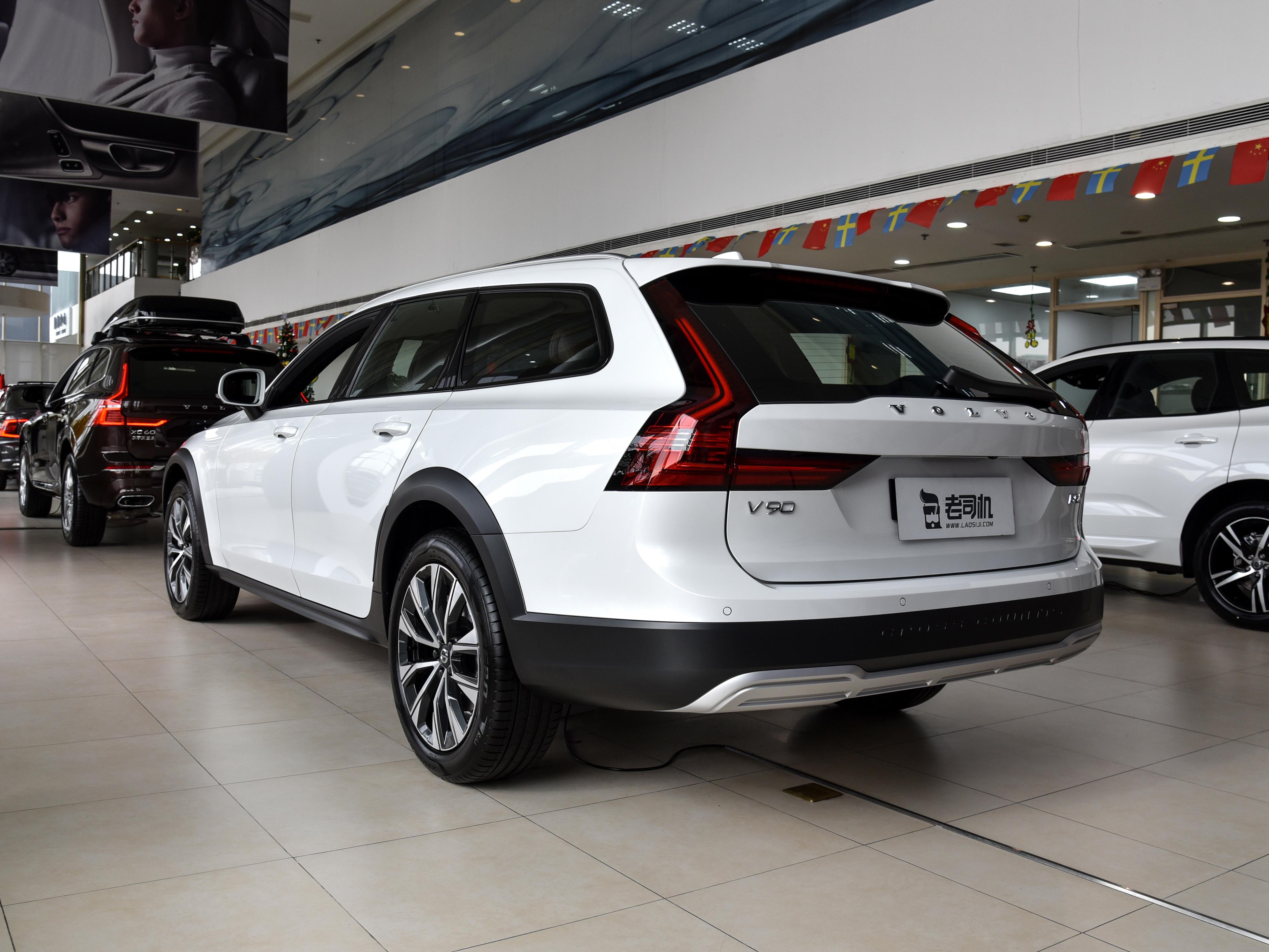 北欧进口旅行车，动力强配置高还能越野，沃尔沃V90