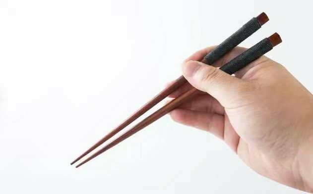 你拿筷子的姿势是哪样的？测你今生注定是什么命，贼准！
