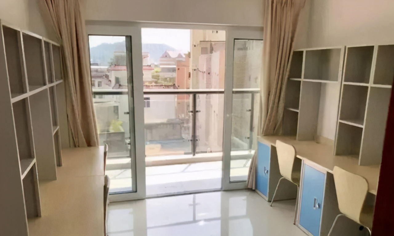 研究生宿舍长啥样，“帝都小公寓”与“厦大海景房”，看完想读研