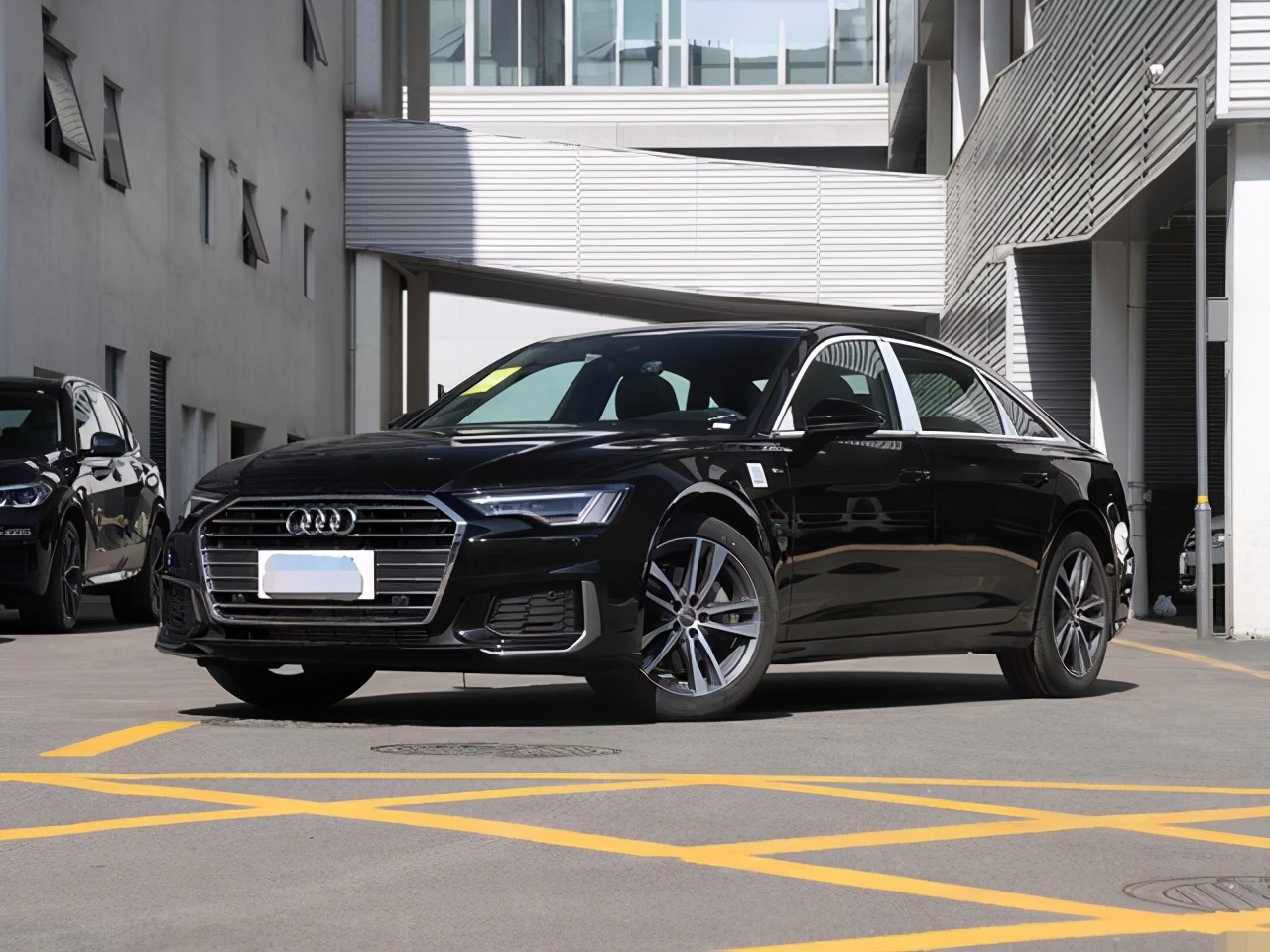 奥迪A6 Luxury Sedan 35万起售，豪华科技配置尽显尊贵品质