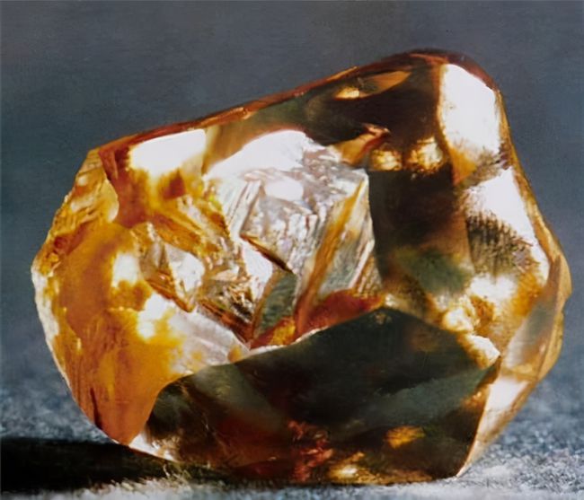 这颗钻石重达158.