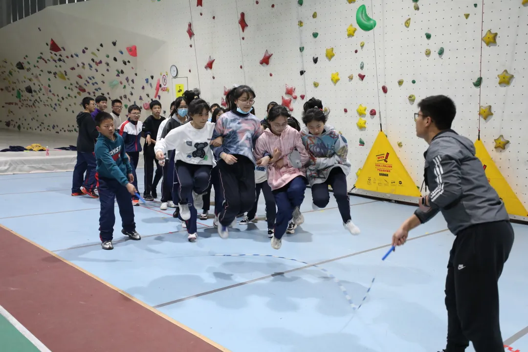 南京宇通实验学校在2021年南京市冬锻项目竞赛中荣获佳绩