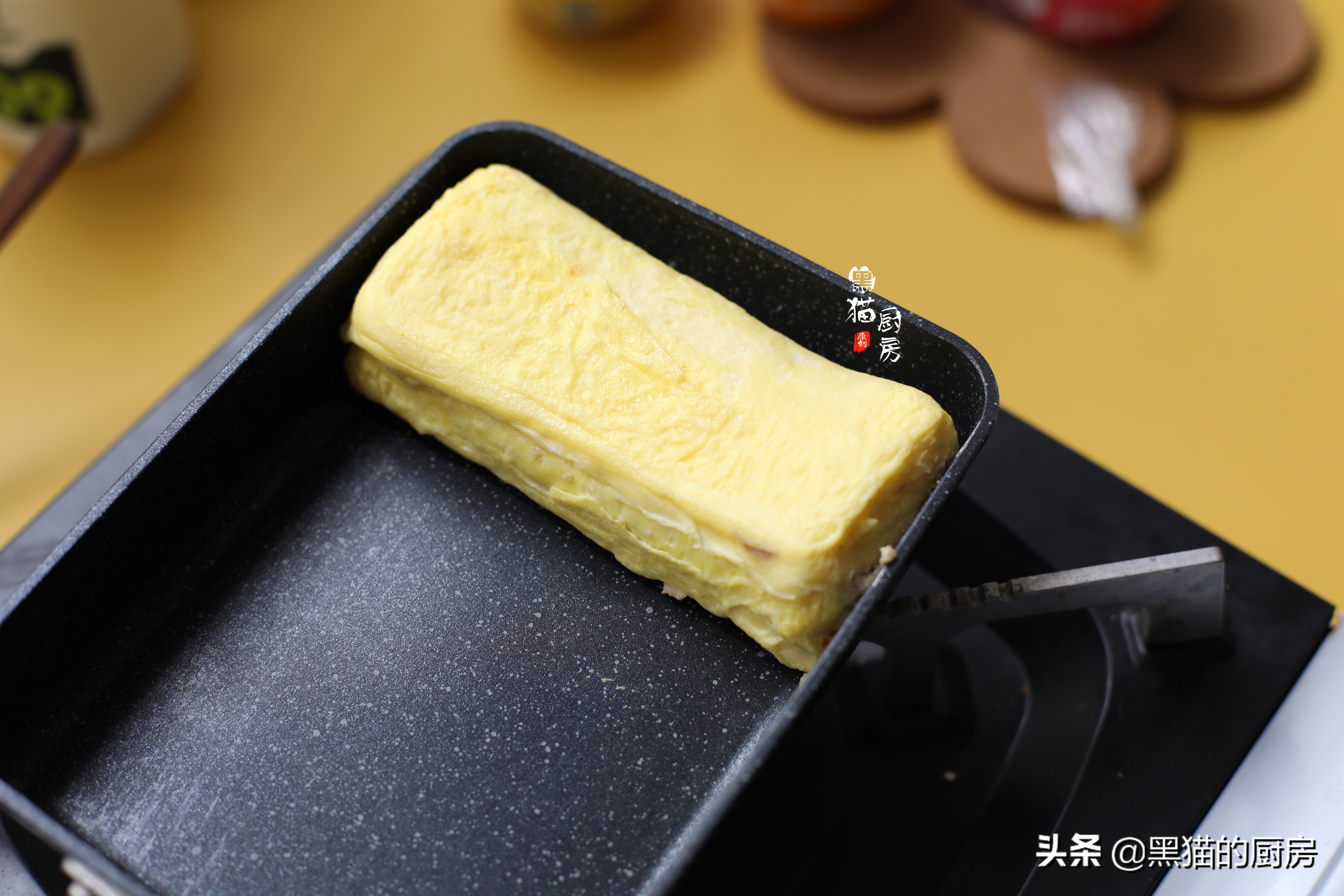 2个鸡蛋1片芝士,10分钟端上桌,钙质充足,孩子喜欢在家吃早餐