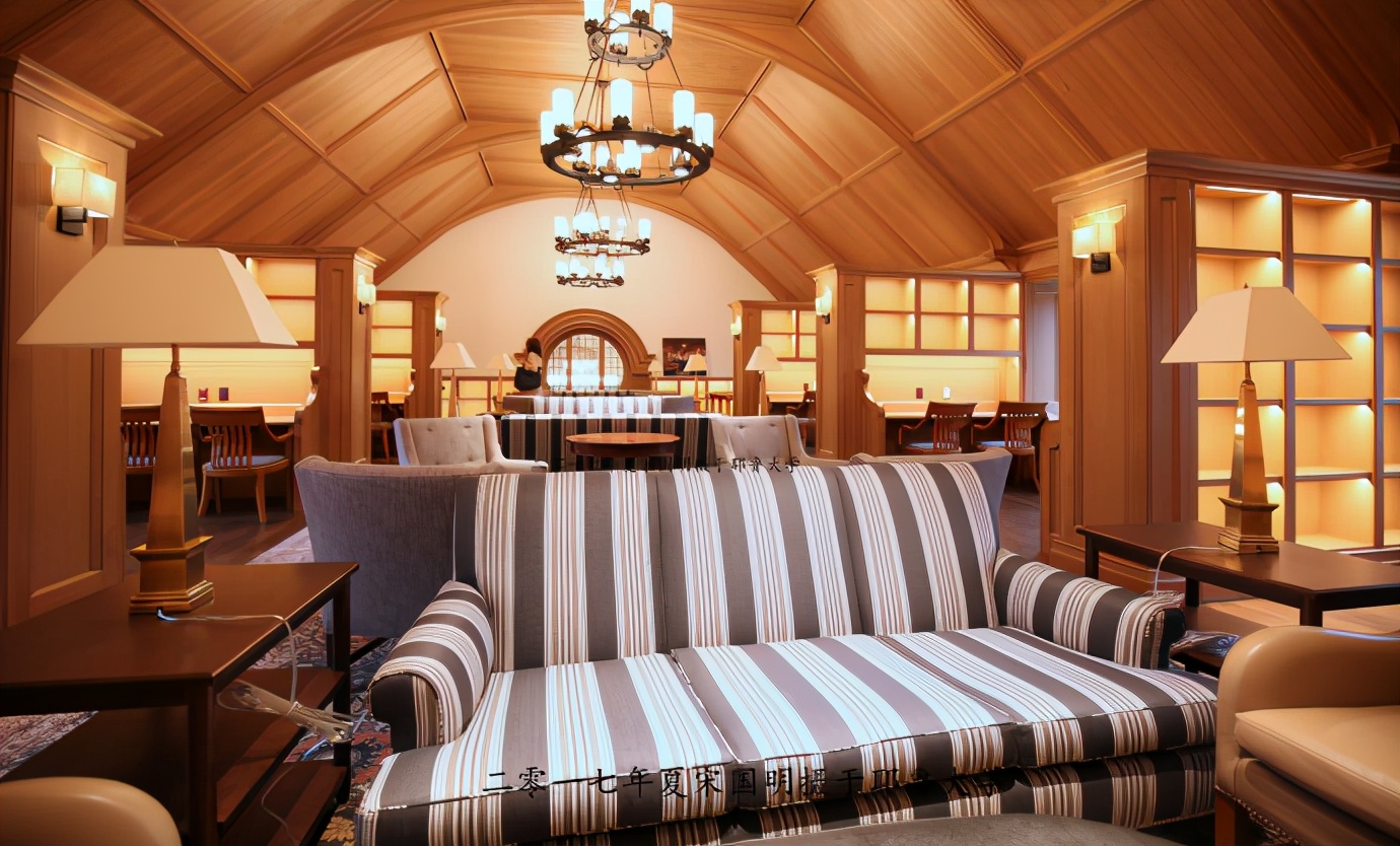 同样是大学宿舍，清北与哈佛耶鲁不在一个级别，网友：我去清华吧