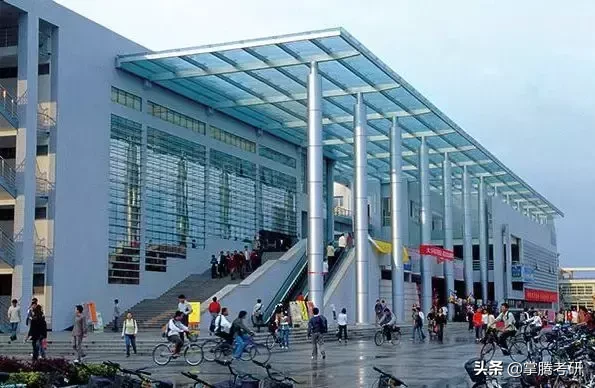 中国“最好吃”的10所高校食堂！南大辣子鸡、同济糖醋排骨...