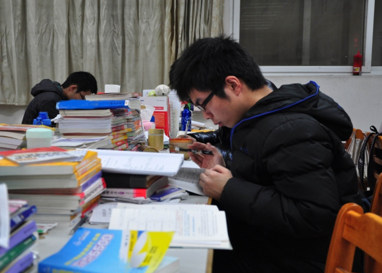 专科生的坏消息，多所高校专升本受限制，学生：幸亏当初选对了