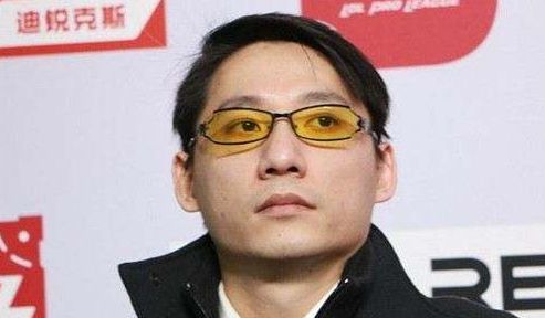 火狐电竞app(英雄联盟：前RNG教练风哥，已经可以重新回到LPL任职)