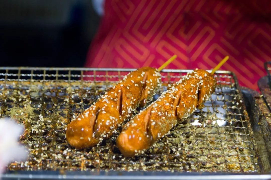 南京高校后街Battle战，一街更比一街香