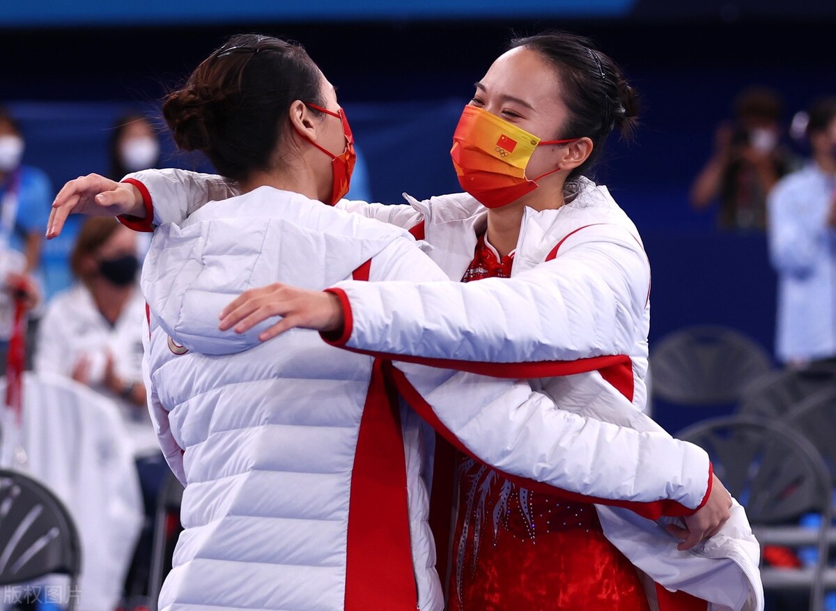 朱雪莹身高有多高（两位蹦床女神两种美！刘灵玲撞脸徐冬冬 朱雪莹素颜清新恋爱甜(图)）-华海博客