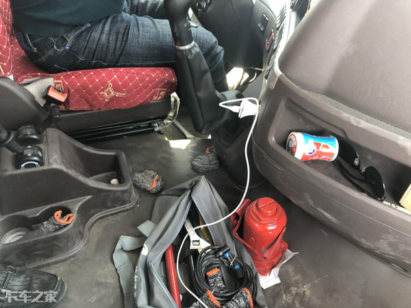 34.5吨高承载力，拉砂石料专用牵引车，柳汽乘龙T5很出色