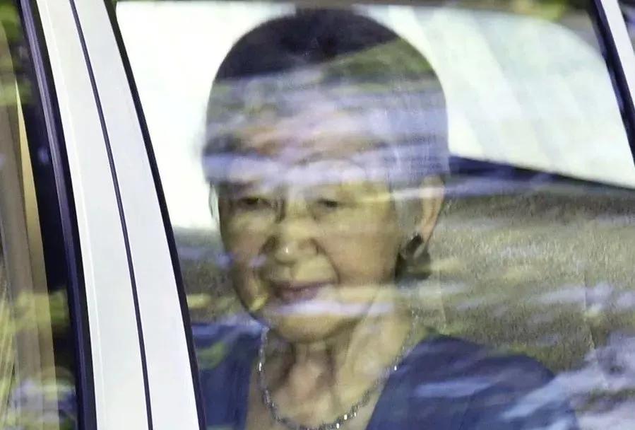 她是日本名媛，是明仁初恋，拒绝电话订婚，为何75岁称配不上明仁