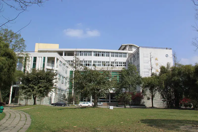 温江这所大学百年办学历史，进四川国家电网人数稳居专科第一