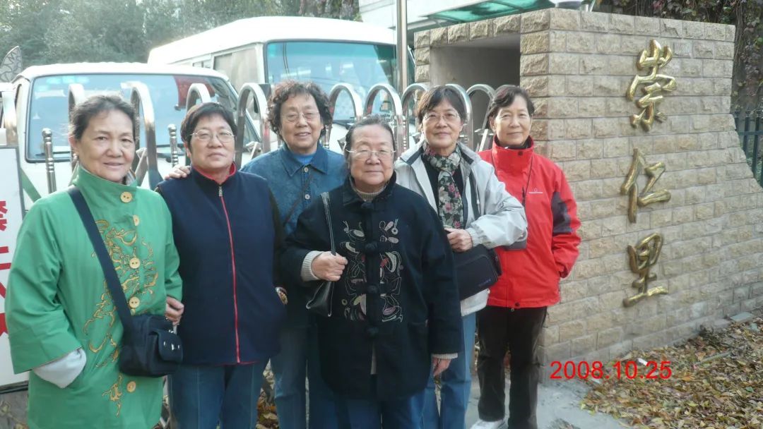 南开大学校歌（在天津南开女中的日子）