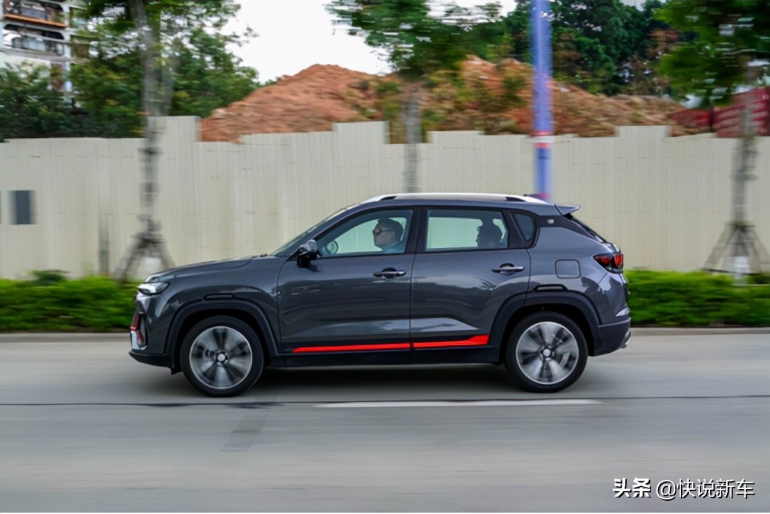 10万元左右家用车怎么选？看三厢轿车、SUV、休旅车正面对比