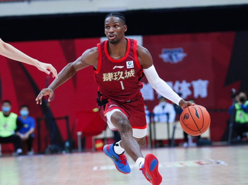 cba罚100万是为什么（CBA连开一百万罚单！隐藏着3大问题 姚明让CBA进步了吗？）