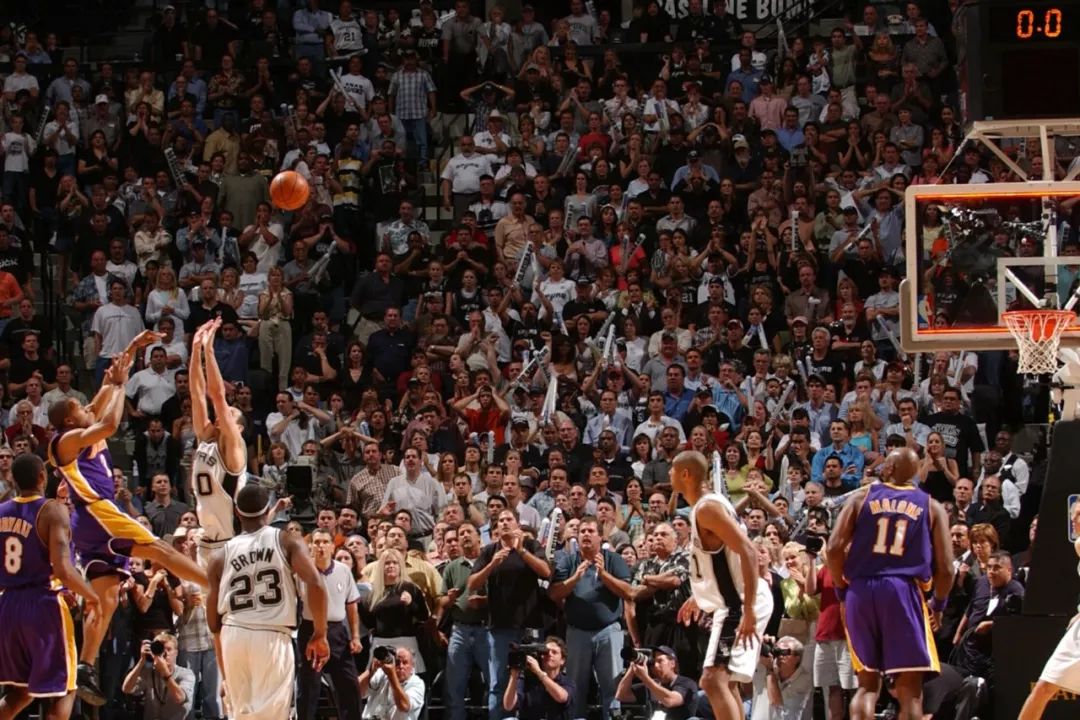 乔丹十佳球永恒的经典（NBA史上最经典的10粒绝杀球，你更喜欢哪一个呢？）