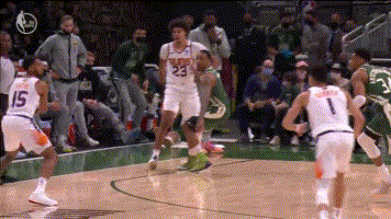 nba总决赛雄鹿对太阳直播（NBA总决赛G3正在直播：雄鹿vs太阳）