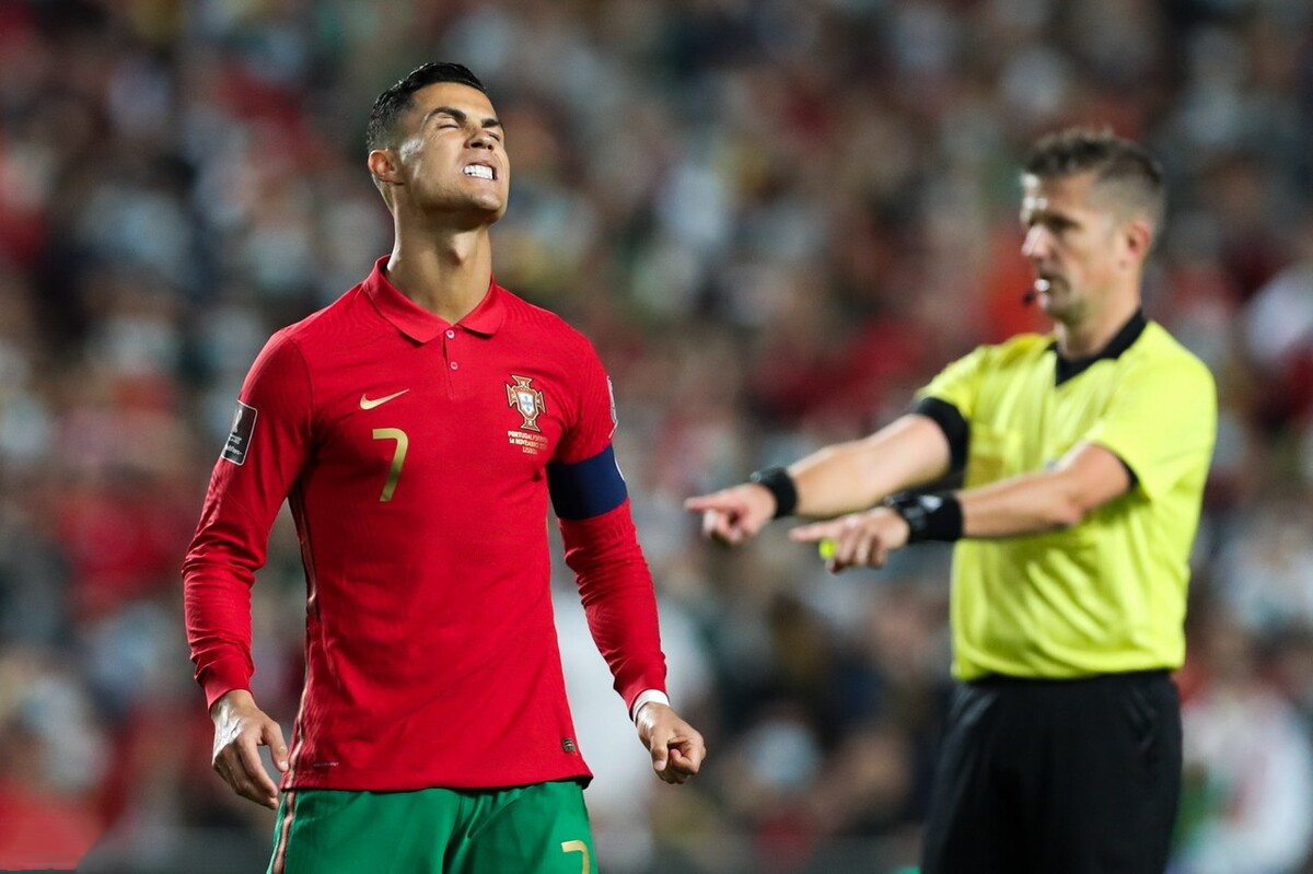 2021世界杯葡萄牙出线了吗（1-2！C罗绝望掩面：打平即晋级世界杯，葡萄牙却被绝杀逆转）