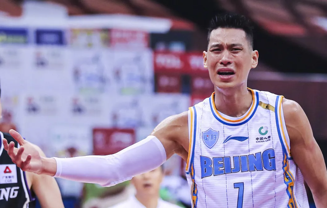 06世界杯石膏（时隔323天周队回归，那些受过的伤，终会成为身体最坚硬的地方）