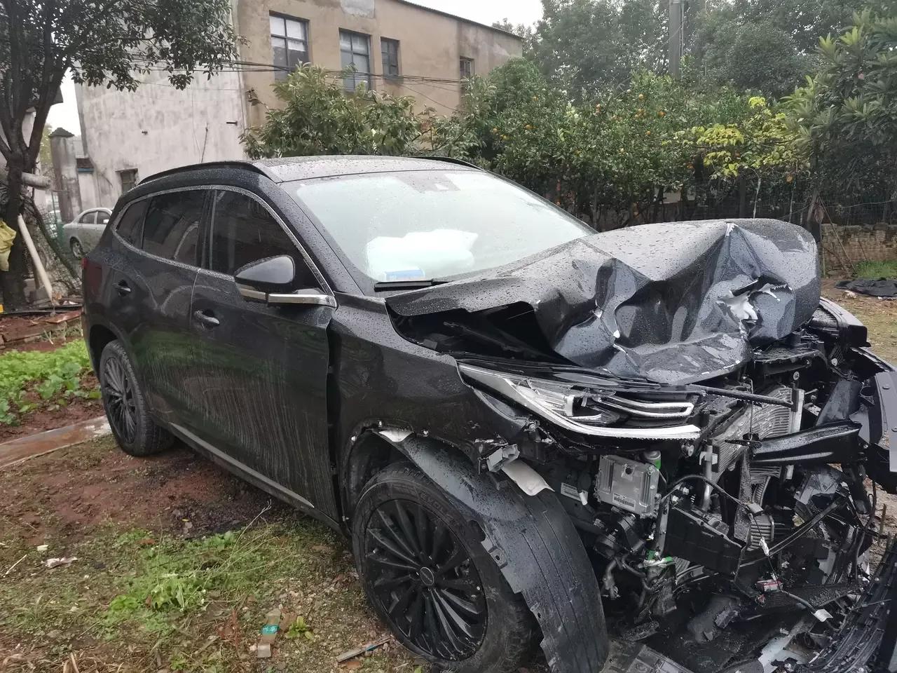 最近奇瑞星途车主高速车祸，浅谈下自适应巡航和主动刹车的区别