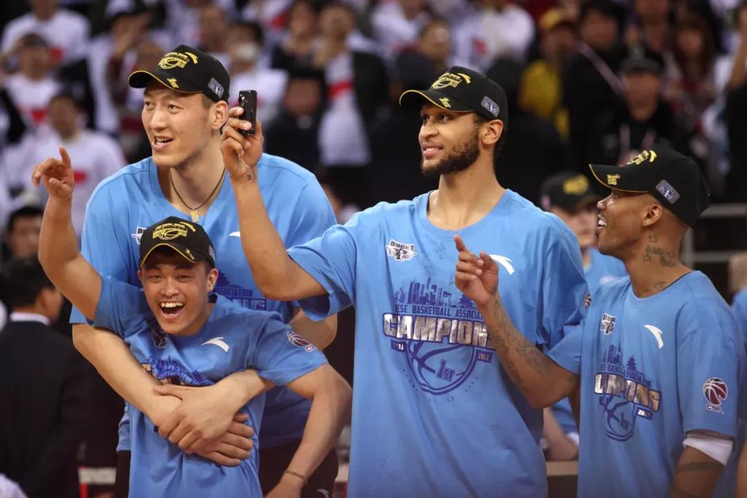 莫里斯为什么取代nba(最高20年监禁！他在CBA赚了1300万美金！如今却惹出麻烦)