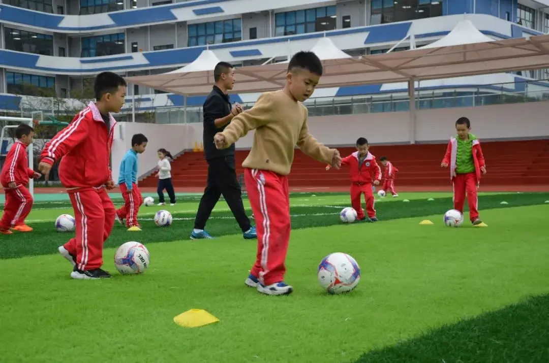 创校20年的这所学校，凭什么“出圈”？