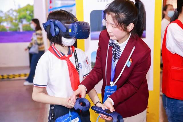 出版印刷职业教育精彩万分！VR体验、木版水印，跟随我们一起来看