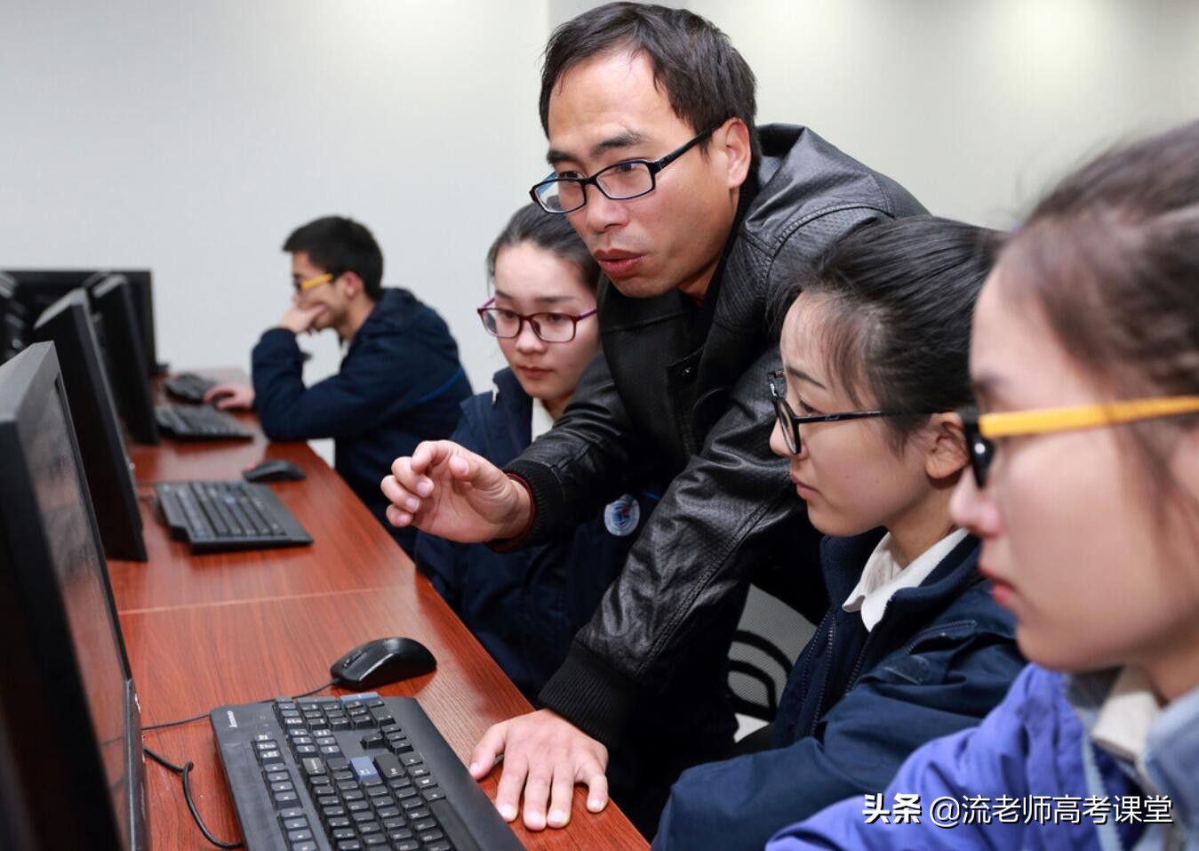 新高考“专业+院校”报考方式，热门专业大热，可捡漏重点大学吗