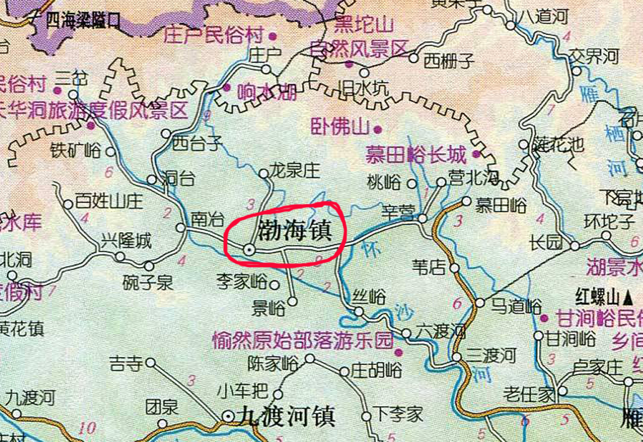翻看北京市怀柔区的地图,发现了一个镇的名字比较有趣,它和北方的内海