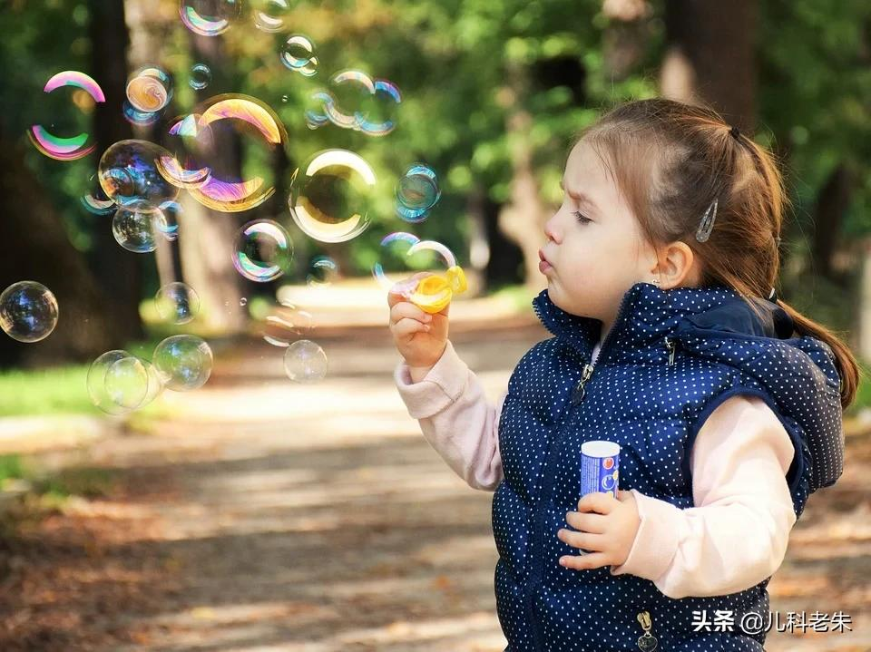 小儿感冒发烧的3个误区，不要再踩了！医生：牢记这5点防护方法