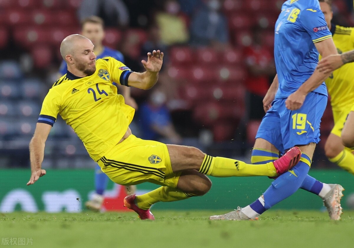 欧洲杯——加时赛补时多夫比克头球绝杀，乌克兰2：1淘汰瑞典