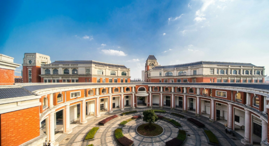 上海三所“双非”大学，都是领域内“大拿”，毕业生待遇太可了