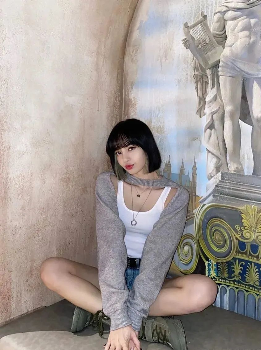 发型决定了多样的氛围感,头发无论长短都能hold住的女爱豆们