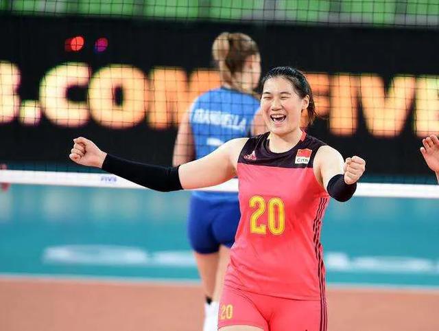 曾春蕾与王云蕗(排超"粗口门"两主角,曾春蕾保持沉默,王云蕗社媒又曝