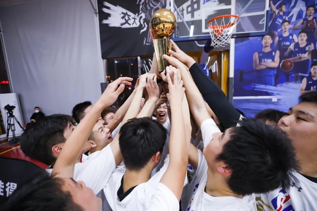 为什么我热爱nba（我们为什么热爱体育比赛？这里或许有更深层的答案）