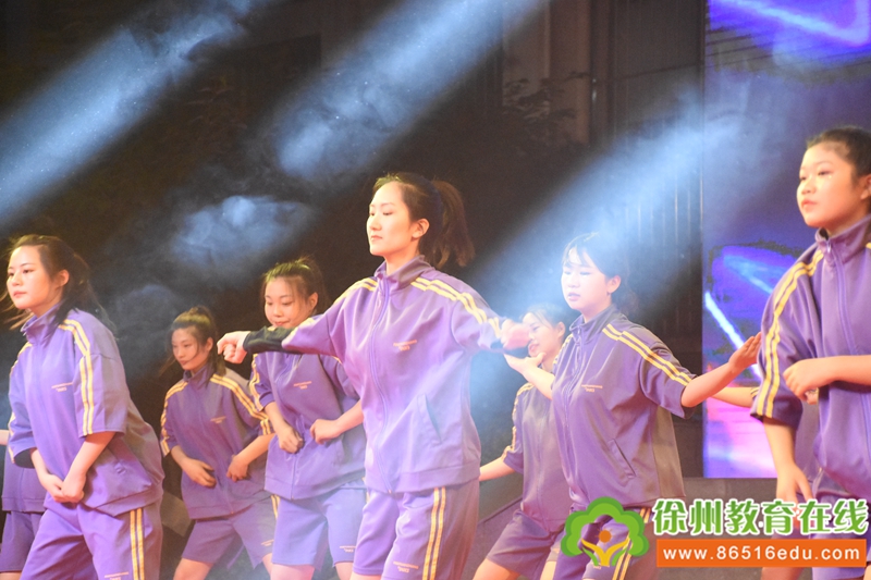 徐州市铜山中专举行第十一届“红五月技能节”颁奖晚会暨汇报演出