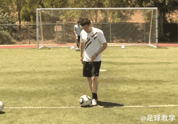 足球怎么踢出直线球（如何拉出优美的弧线球，弧线球技术教学）