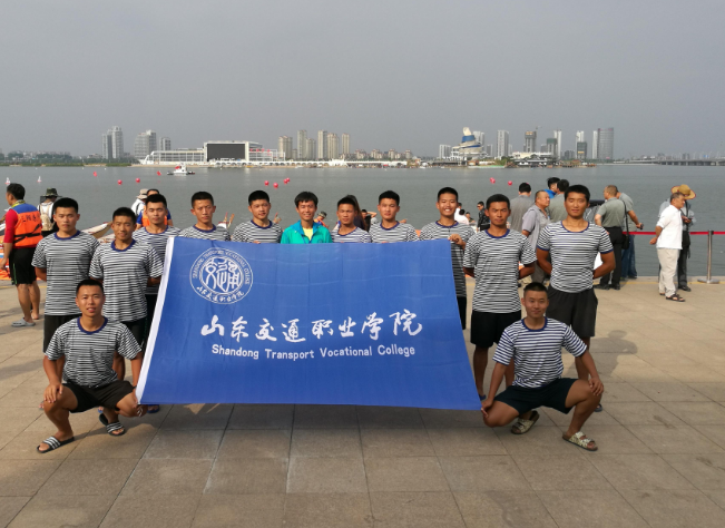 “我不是家长，是学生本人”，院校新生报到现场，70后被误会