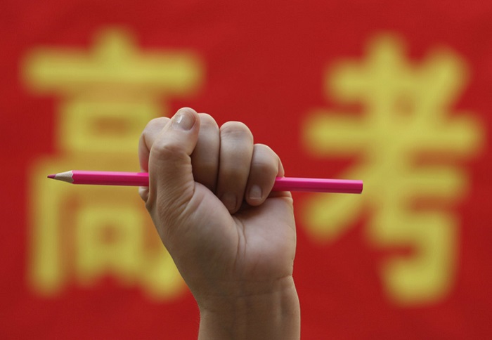 毛中本科破万，衡中垄断学霸，黄高雄风依旧，谁是最牛高考工厂？