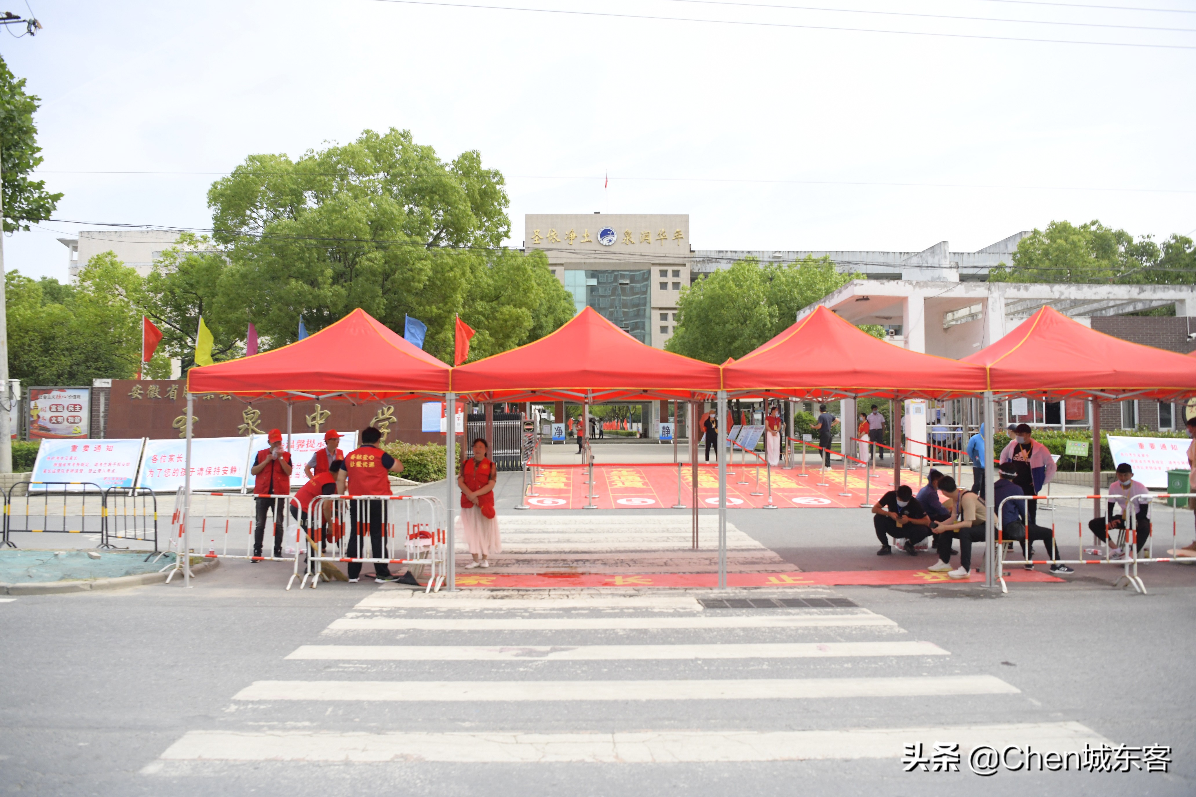 助力高考志愿服务｜肥东七个考点校周边那道亮红风景线