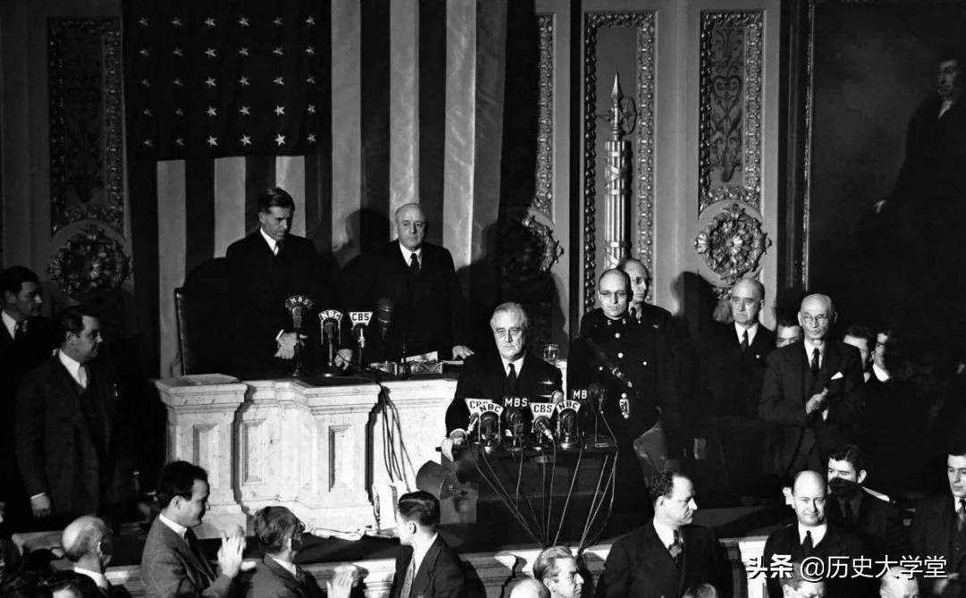 罗斯福资料(罗斯福为何能成为美国历史上唯一一位连任4届的总统)