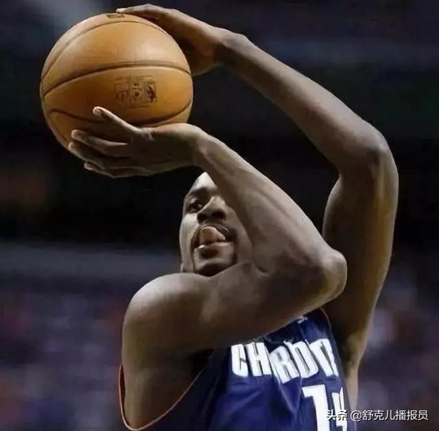 为什么nba奇葩投篮（NBA历史十大奇葩投篮动作：马里昂马丁榜上有名，榜首无悬念）