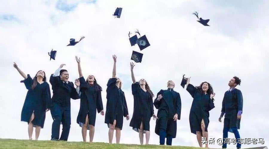 高考本科批次分数线是怎么划定的？一本二本批次分数是怎么来的