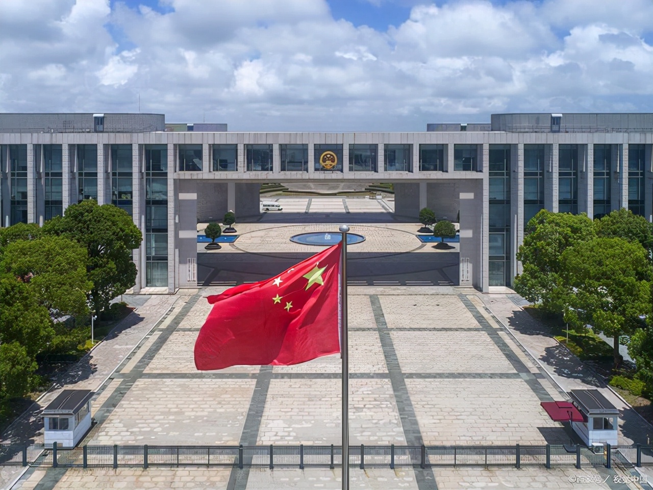 临港新片区大学或将问世，五所高校参与合并，学生留言提出建议