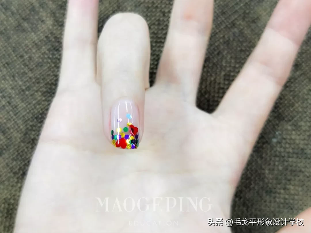 小清新美甲DIY，简单又美好