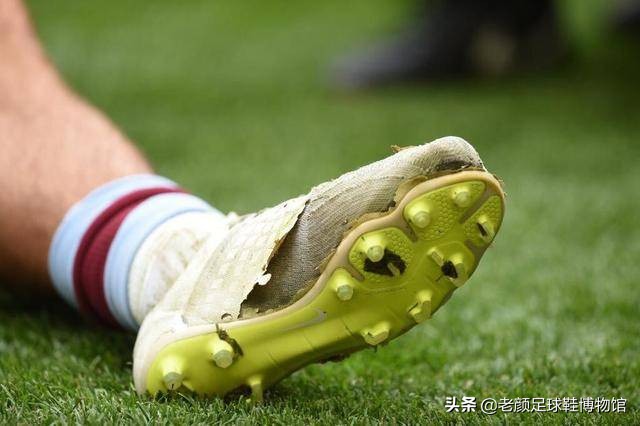 足球皮破了(足球鞋的寿命有多长？老了以后会有哪些病？有病该怎么治疗？)